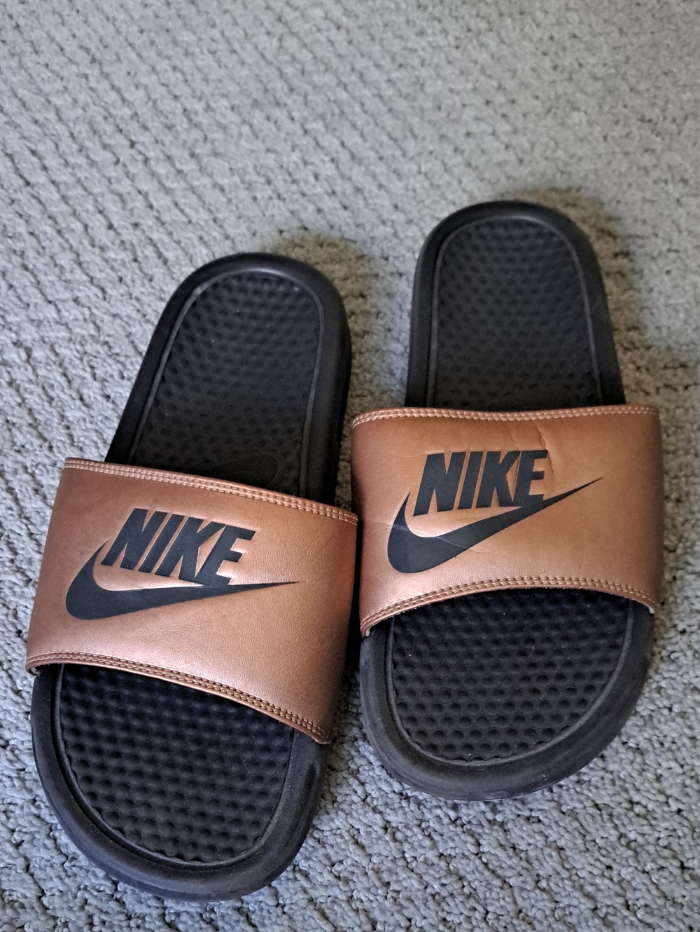 Nike Women's Vuctori One Slides In Metallic Copper Sz. 8